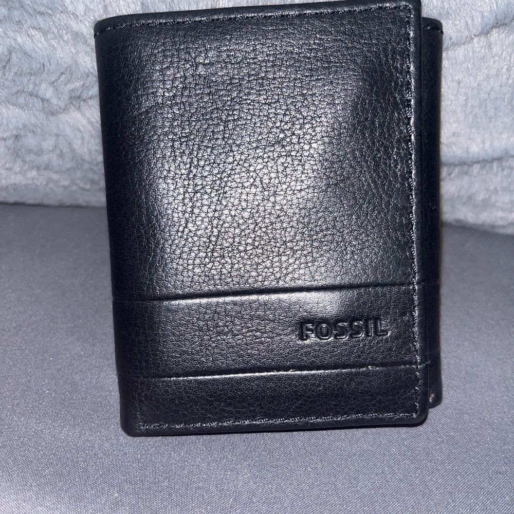 Fossil wallet